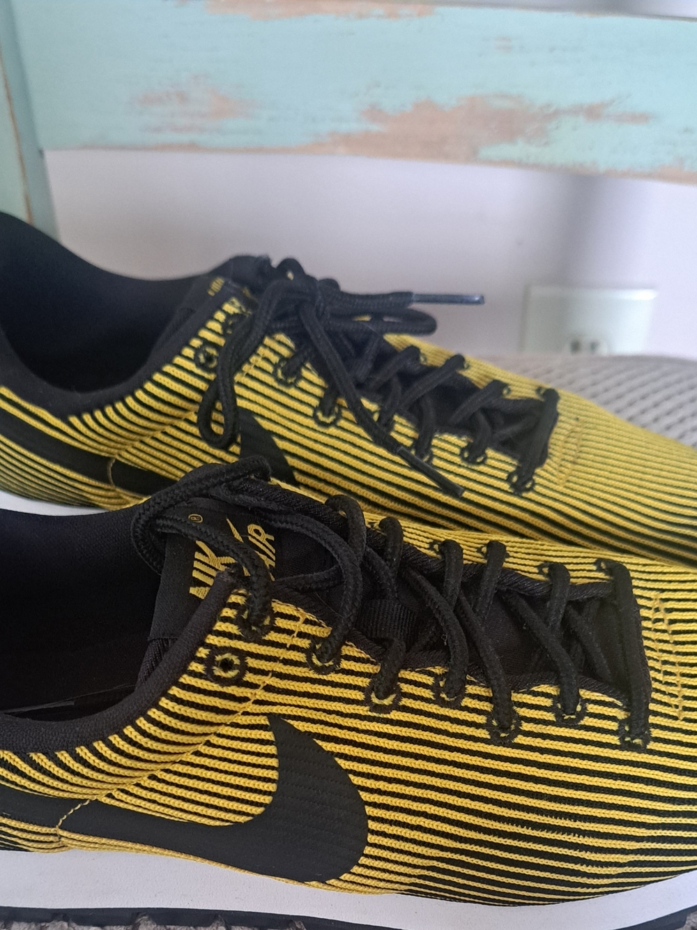 Nike Yellow & Black Striped Running Sneakers